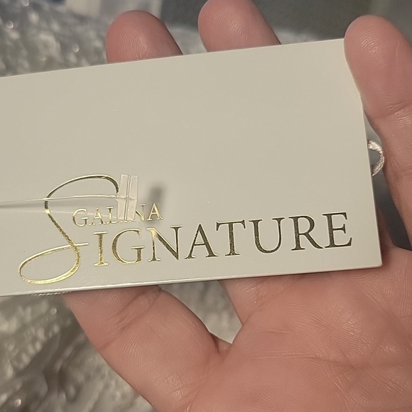 Elegant Strapless White Gown - Picture 8 of 9